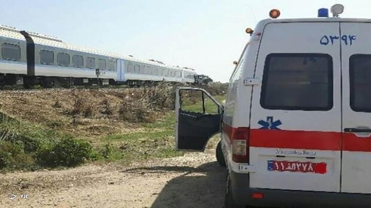 برخورد قطار با خودرو در مهاباد حادثه آفرید