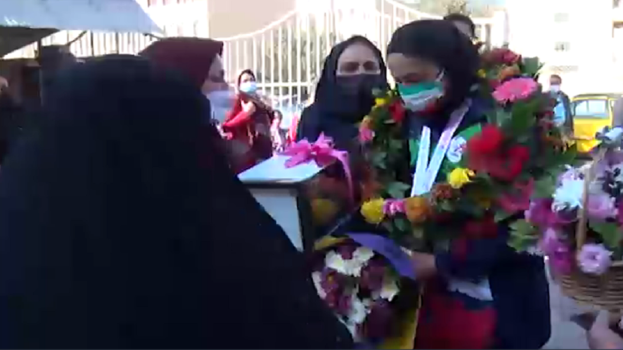 استقبال از دختر طلایی سمنان در مسابقات پارا آسیایی بحرین