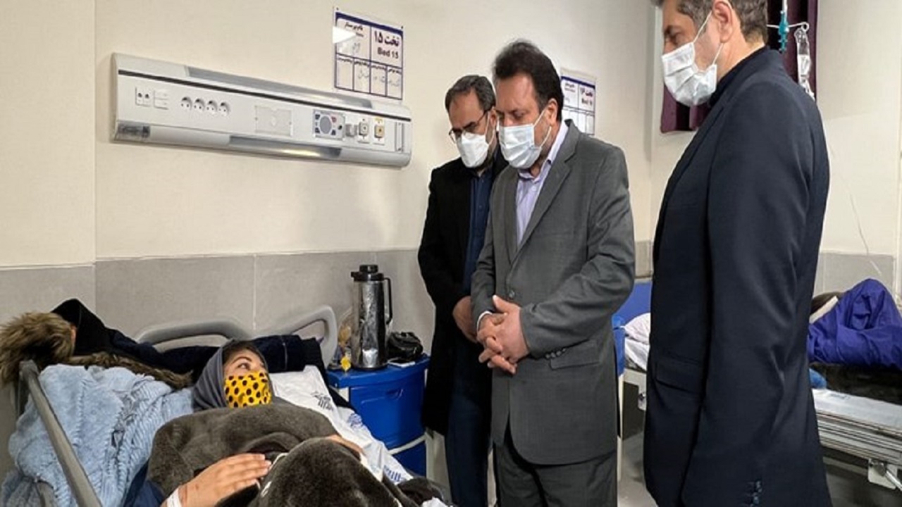 دلجویی معاون وزیر آموزش و پرورش از حادثه دیدگان تصادف