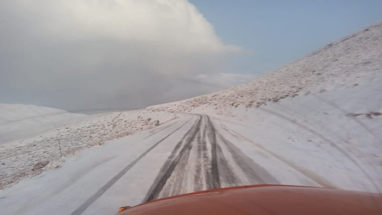 بازگشایی راه ارتباطی ۷ روستای اشنویه
