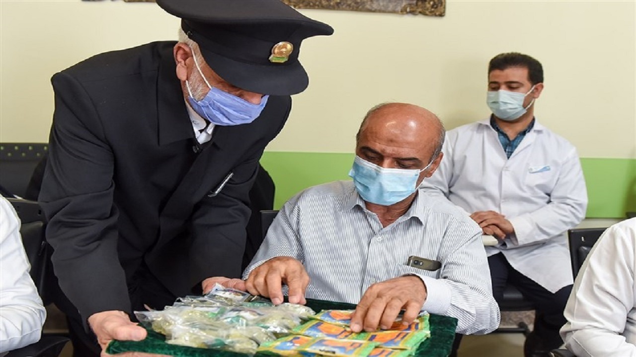 خادمان بارگاه منور رضوی از پرستاران مشهدی تقدیر کردند