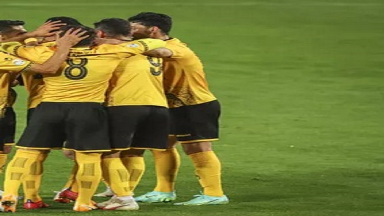 سپاهان با شکست نفت صدرنشین شد