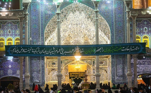حال وهوای حرم حضرت معصومه(س)در شب میلاد حضرت زینب(س) +تصاویر