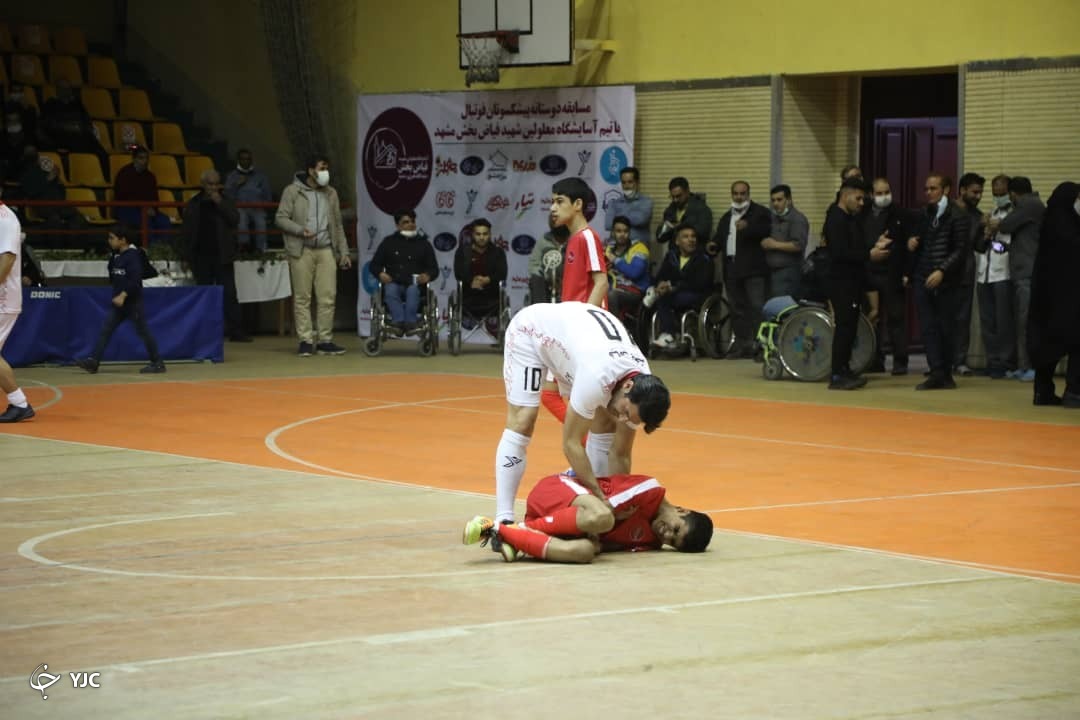 بازی خیرخواهانه پیشکسوتان فوتبال مشهد