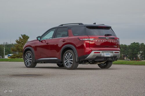 بررسی عملکرد نیسان پت&zwnj;فایندر و مزدا CX-9؛ کدام بهتر است؟