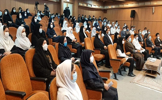 رئیس جمهور با حضور در بیمارستان شهید رحیمی روز پرستار را تبریک گفت