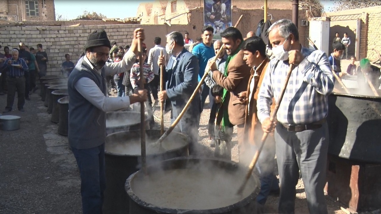 تداوم رسم ۴۵ ساله ی میبدی ها در سالروز ولادت حضرت زینب(س)