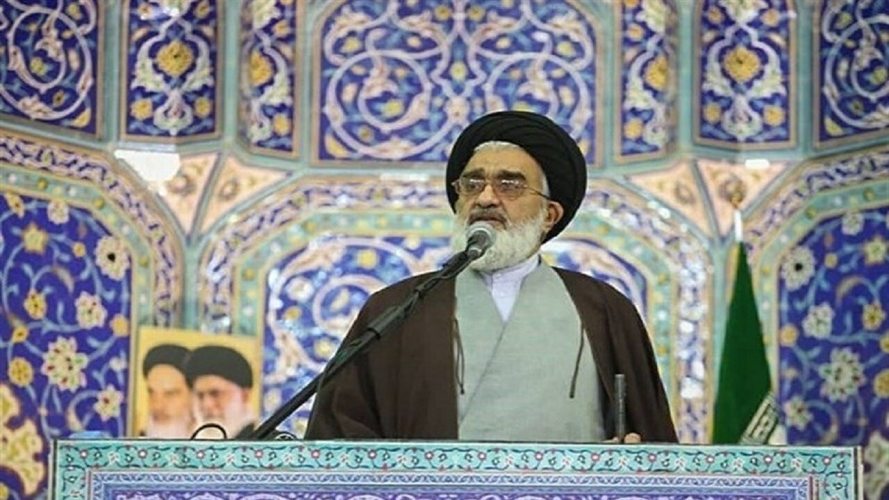 مسئولان به مطالبات پرستاران توجه کنند