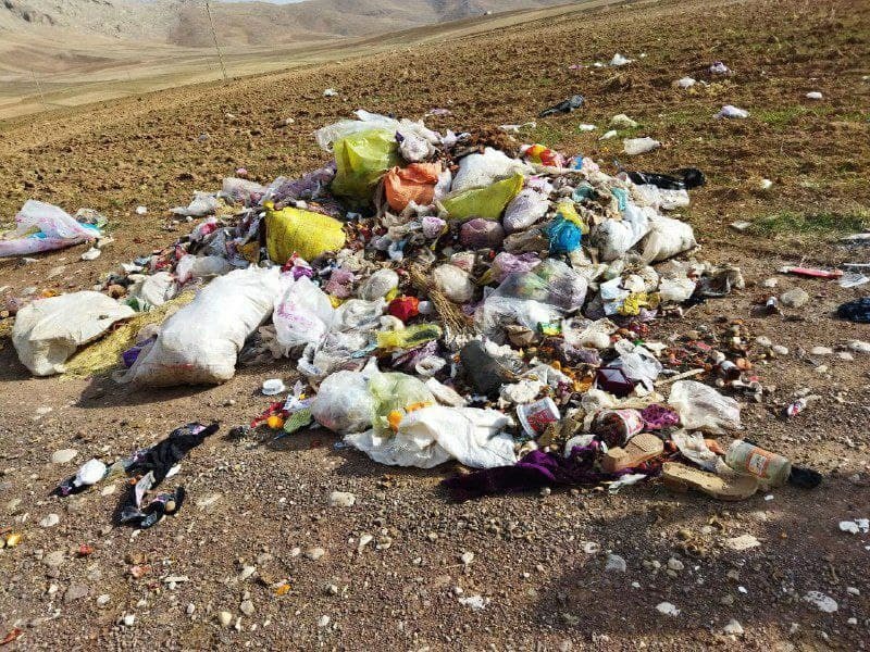 سبز شدن زباله&zwnj;ها در زمین&zwnj;های کشاورزی روستای نصرت آباد + تصاویر