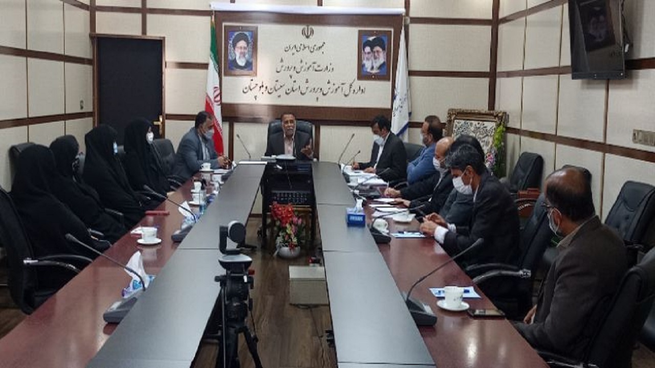 عمل به قرآن و پیروی از عترت مهمترین اصل در آموزش و پرورش است