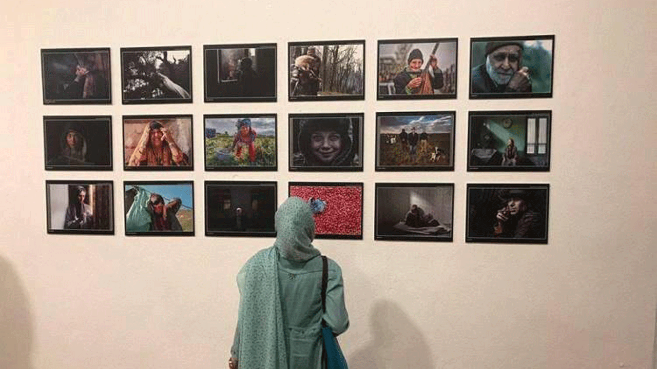 برپایی نمایشگاه عکس مردم ایران در پاریس + فیلم