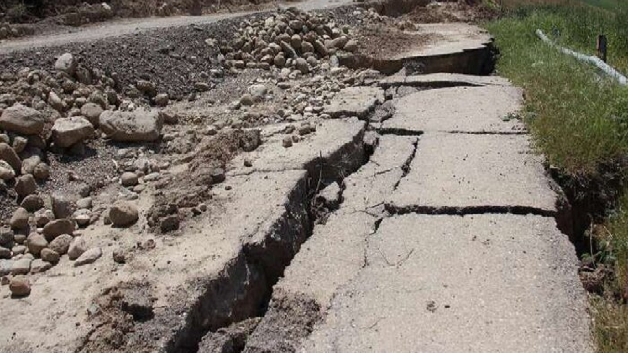 سیل زدگان شهرستان چگینی همچنان در انتظار نگاه مسئولان