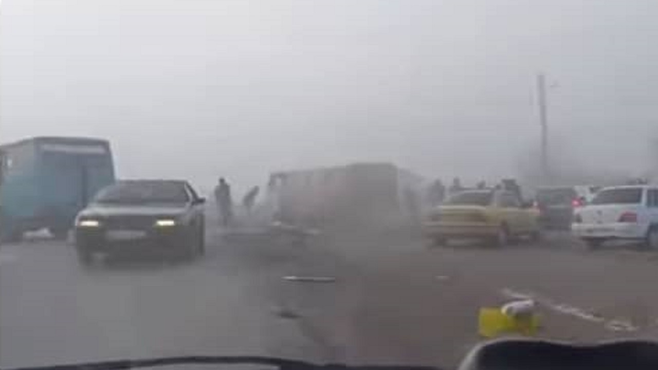 برخورد دو مینی بوس ۵ مصدوم بر جای گذاشت