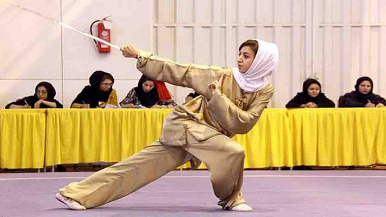 بانوی قمی در مسابقات مجازی ووشو کارگران صاحب یک مدال نقره شد