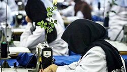 روستای عطاآباد یکی از قطب‌های تولید مبل در ایران + فیلم