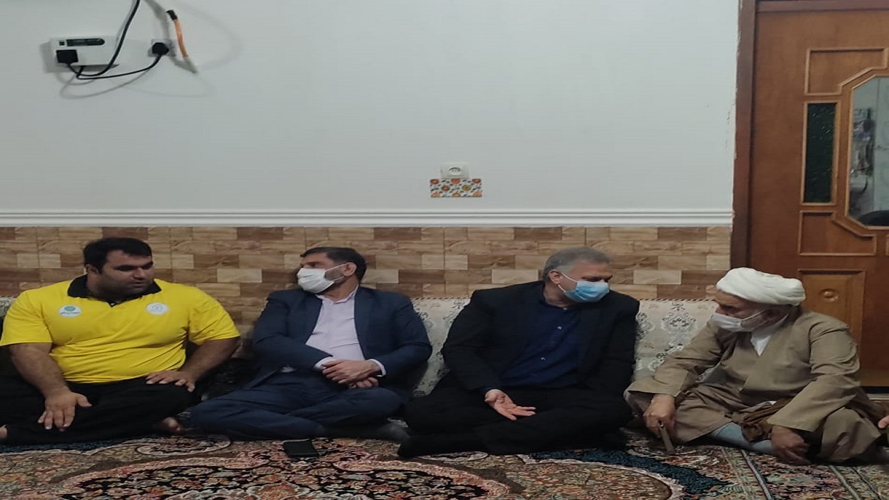 تقدیر از قهرمان وزنه برداری جهان در گتوند