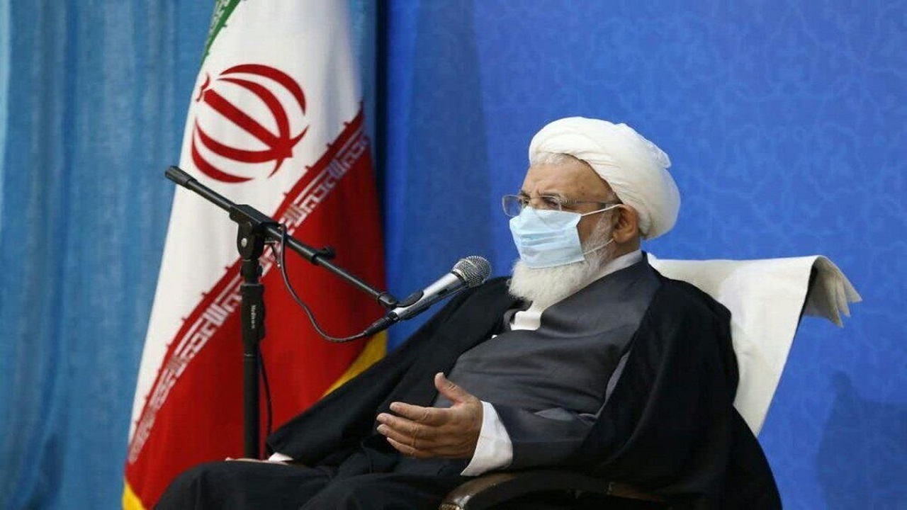دانشجویان تازه‌های علمی و صنعتی را به جهان ارائه دهند