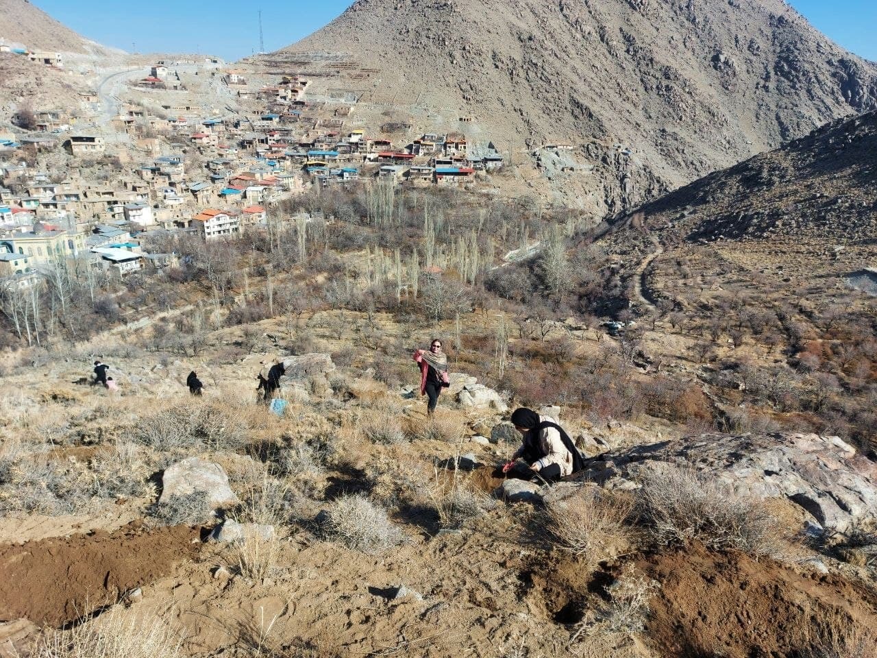 از
