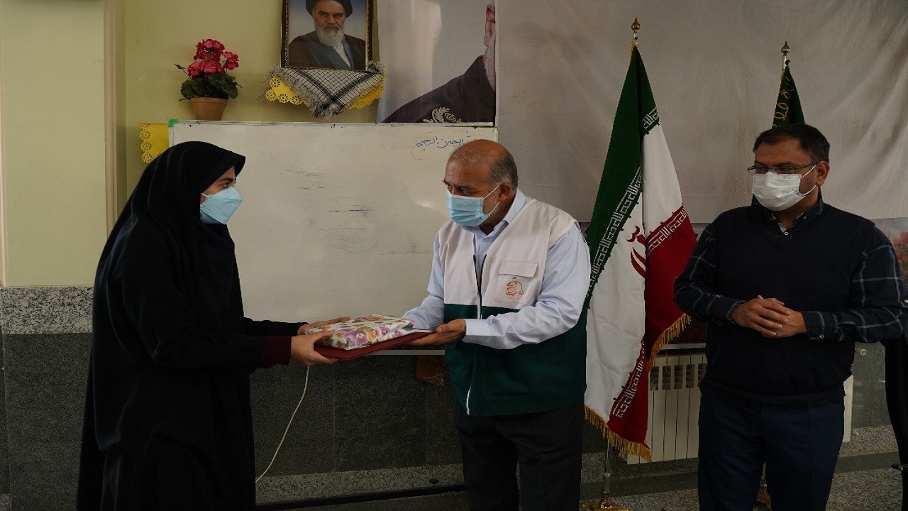 تجلیل از مدافعین سلامت و پرستاران خادم الرضا در استان کرمان
