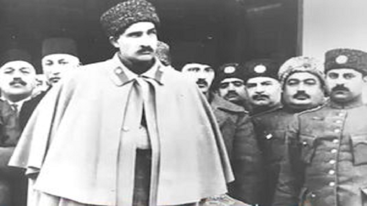 روشنفکران حامی رضاخان چه کسانی بودند؟