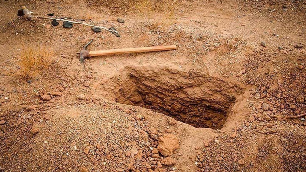 دختری که با دستان خودش گور خود را کند