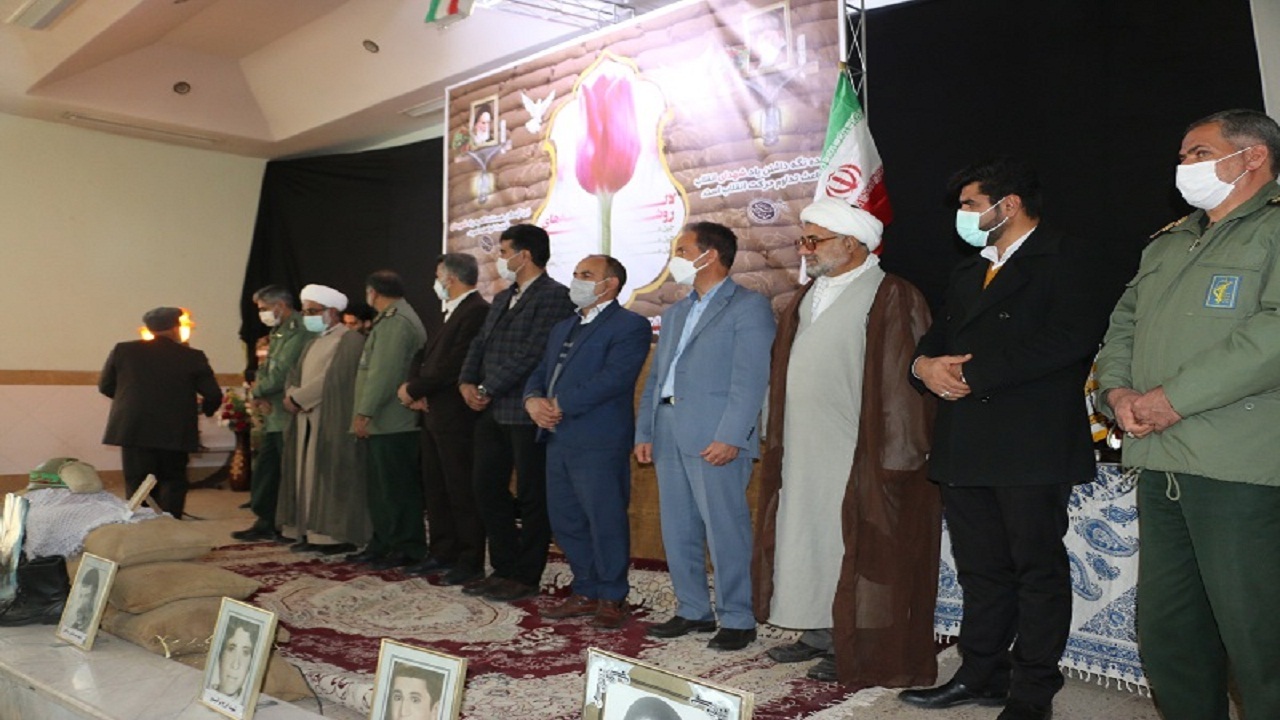 برگزاری یادواره لاله ھای روشن در فرخ شهر