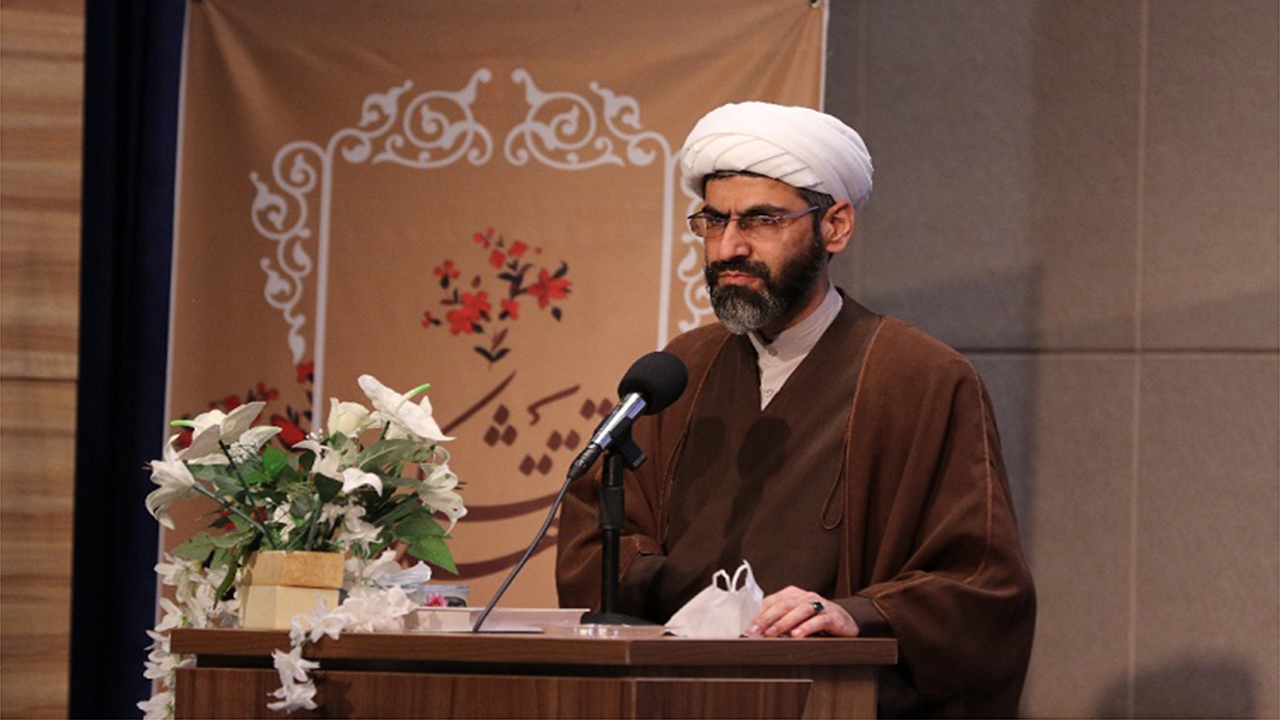 تدوین الگو‌های هویت آفرین ایرانی اسلامی در معماری مدارس صدرا