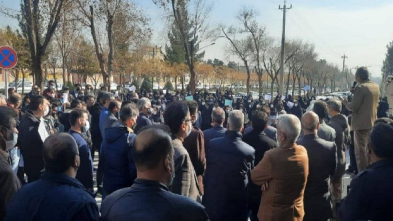 معلمان اصفهانی،  پیگیر مطالبات خود شدند