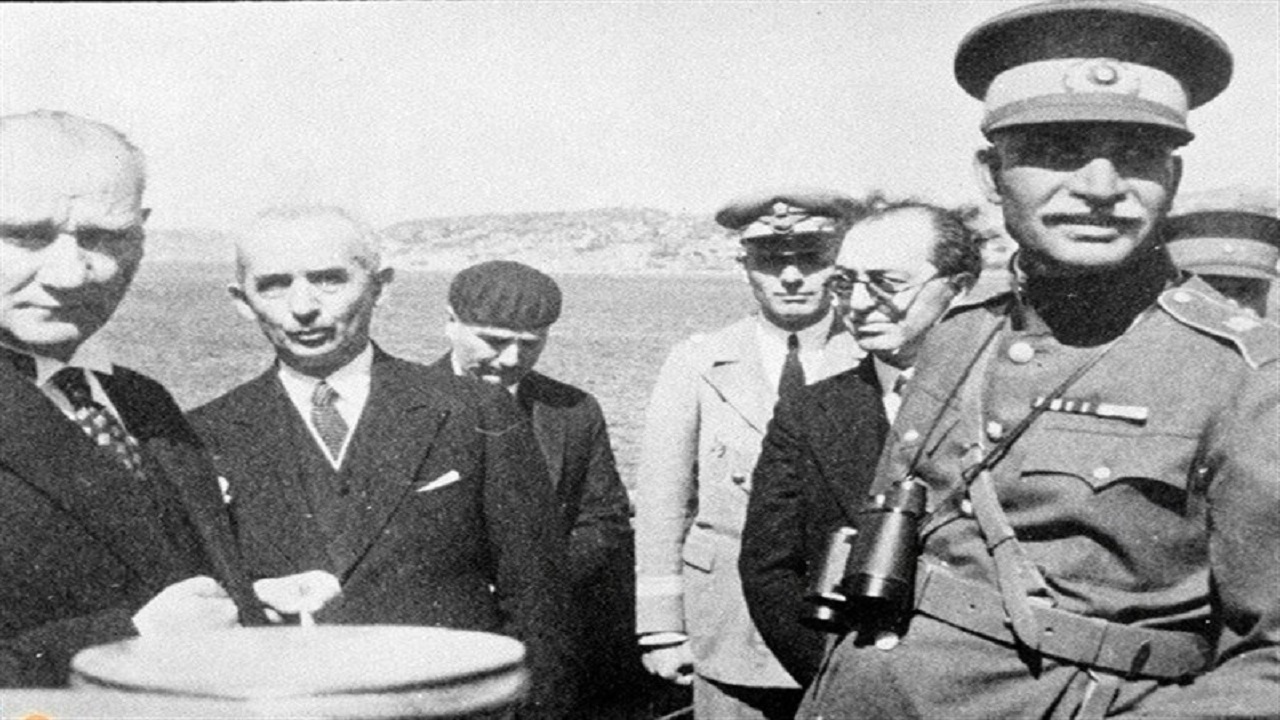 "رضاخان" چرا جمهوری‌خواه شد؟