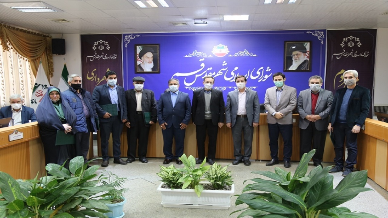 تجلیل از  رانندگان اتوبوس شهری و تاکسی‌رانان نمونه قم