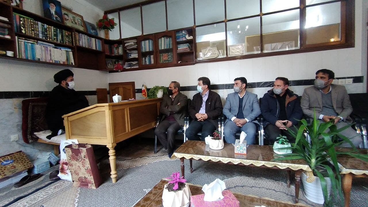 تاکید امام جمعه اردبیل بر رفع موانع مجموعه گردشگری پل معلق شیشه‌ای هیر