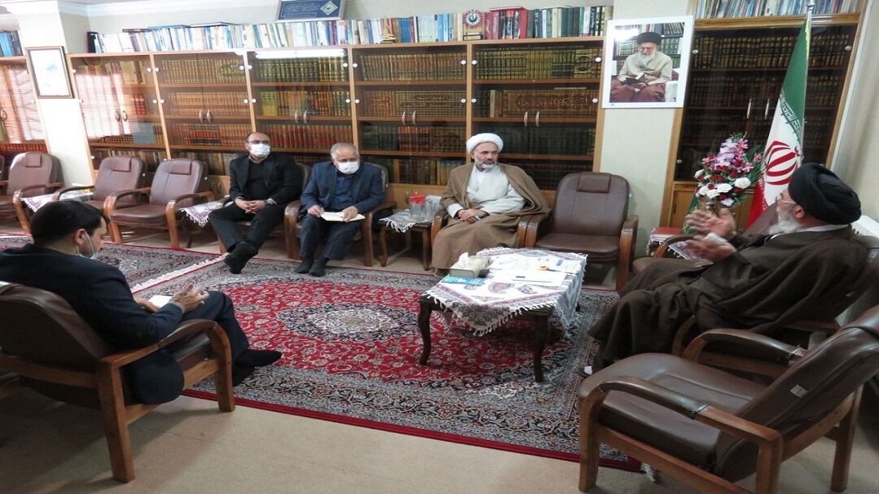 حکومت اسلامی وظیفه تامین نیاز محرومان جامعه را بر عهده دارد