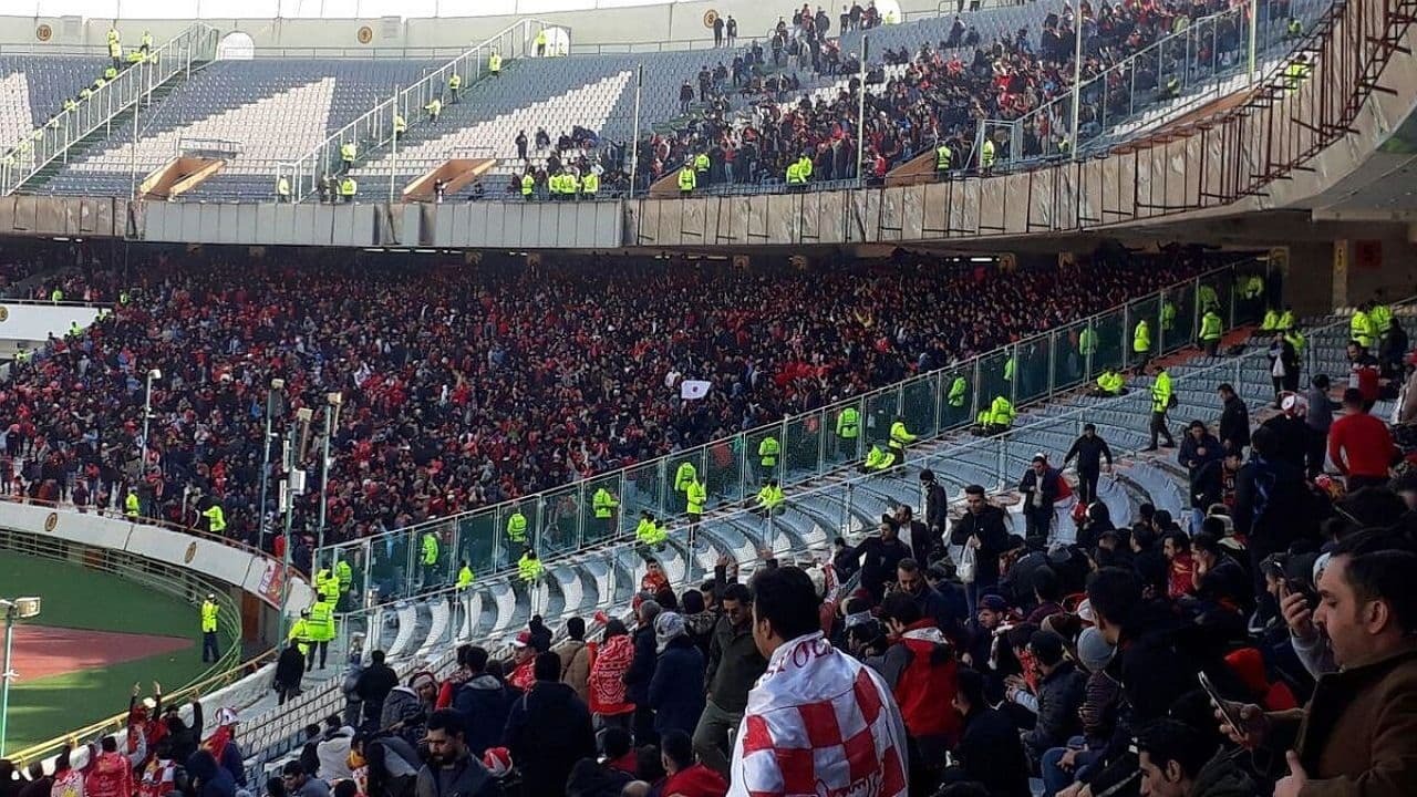 حضور تماشاگران در ورزشگاه‌ها حداقل تا یک ماه دیگر منتفی شد