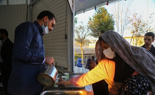 برپایی چای&zwnj;خانه حضرتی در حرم حضرت معصومه (س)+تصاویر