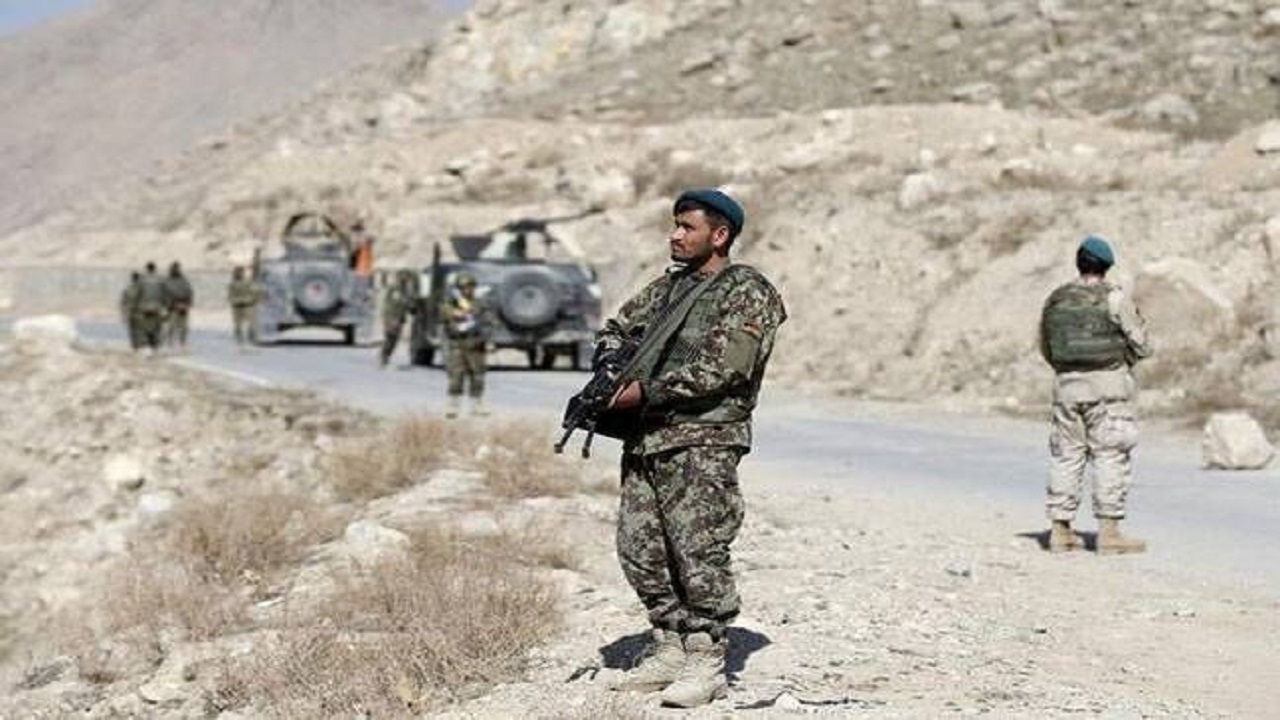 یک نظامی پاکستان در حمله تروریست ها کشته شد