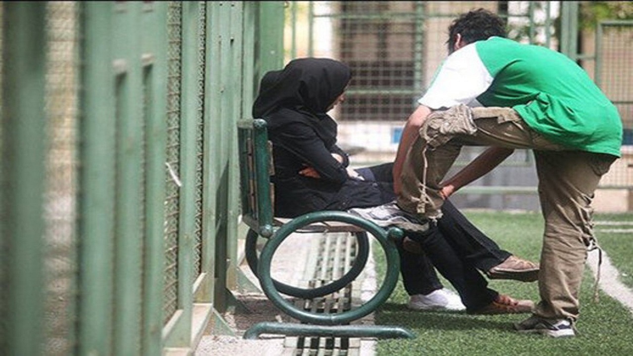 ایجاد مزاحمت برای اطفال و بانوان در معابر چه مجازاتی دارد؟