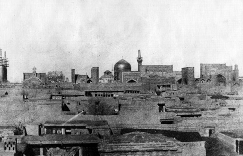 روایتی از تاریخ ساخت گنبد مطلای خورشید خراسان