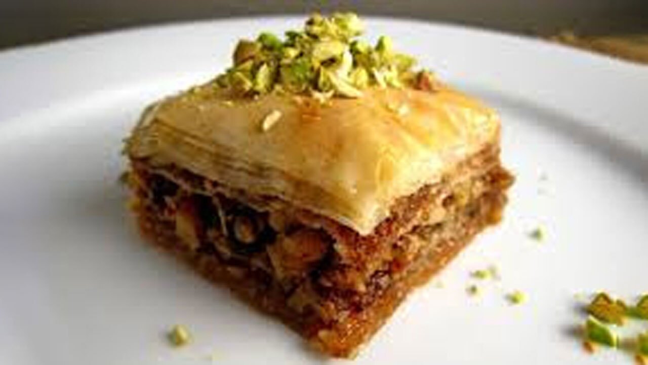 طرز تهیه باقلوا یونانی + فیلم