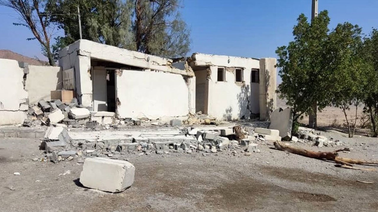 ۵۵ درصد مناطق زلزله زده فین آوار برداری شد