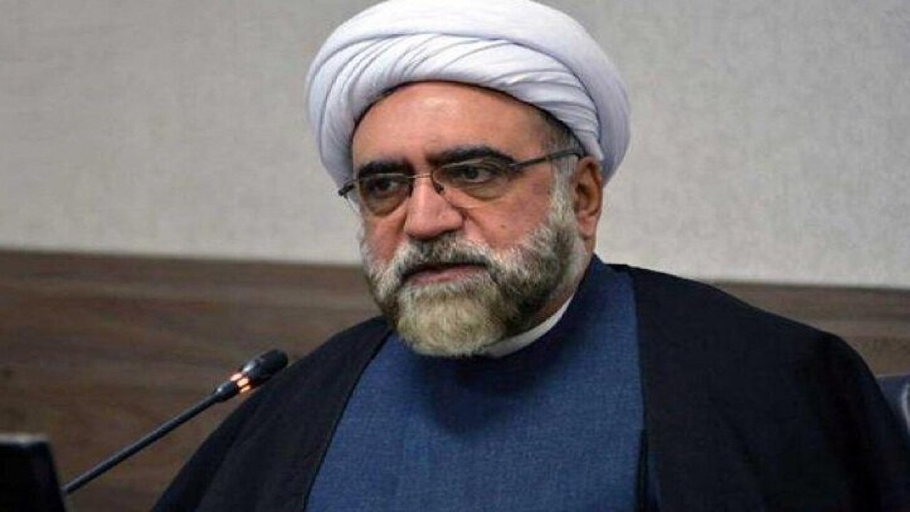 استفاده از ظرفیت آستان های مقدس دادگستری ها را تعطیل می کند