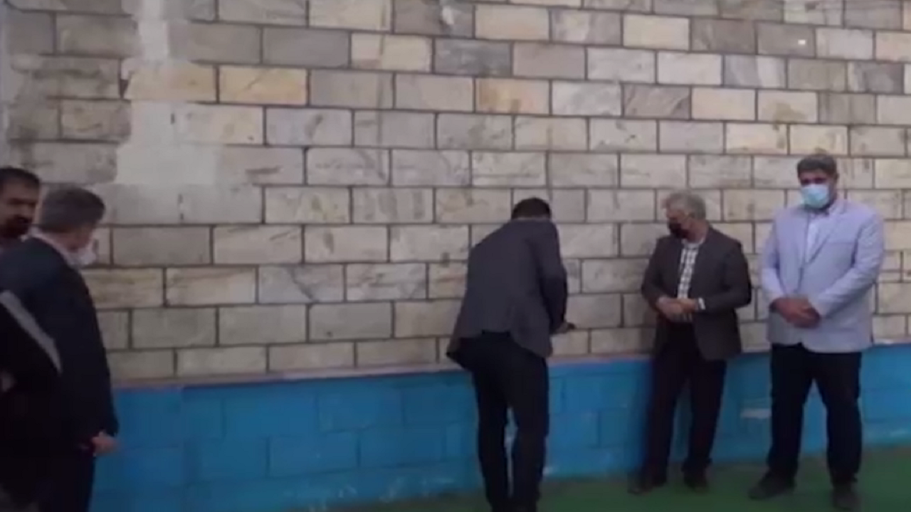 بهسازی مجموعه شهید باهنرگرمسار برای برگزاری مسابقات لیگ فوتسال
