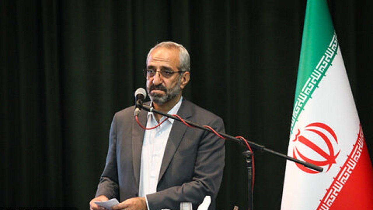 تاکید فرماندار بر پخش اذان در اداره های اصفهان