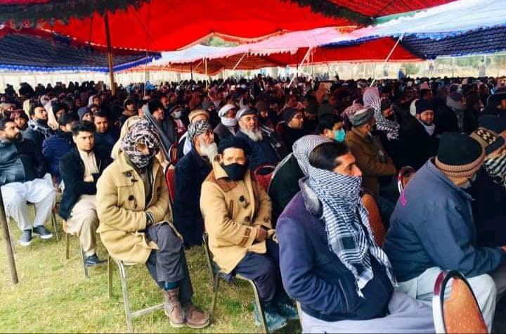 کمک مواد غذایی به ۷ هزار آموزگار در مزارشریف