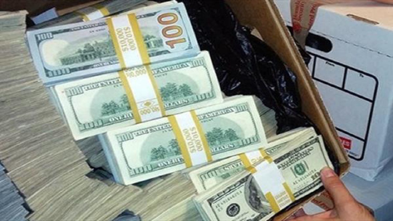 بازداشت ۲۱ نفر در کابل به اتهام قاچاق دالر به پاکستان