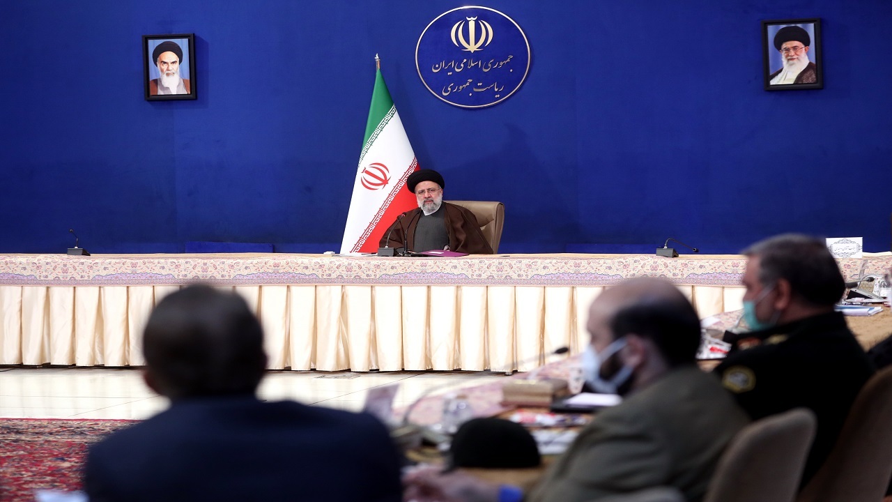 تدابیری اتخاذ شود که مشکلات کوله‌بران و ملوانان ته‌لنجی کاهش یابد