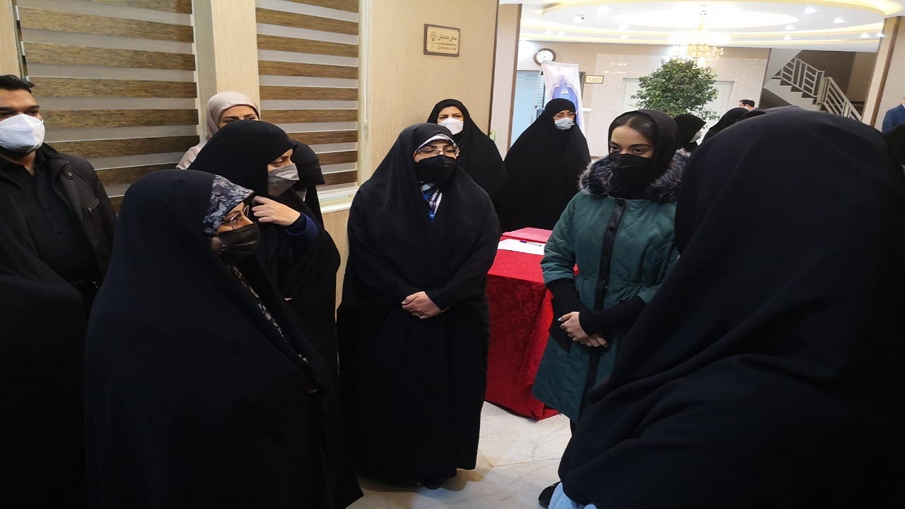 معاون زنان رئیس جمهور پای درد و دل ورزشکاران یزدی نشست