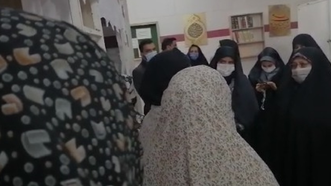 بازدید معاون زنان و خانواده رئیس جمهور از بند زنان زندان یزد