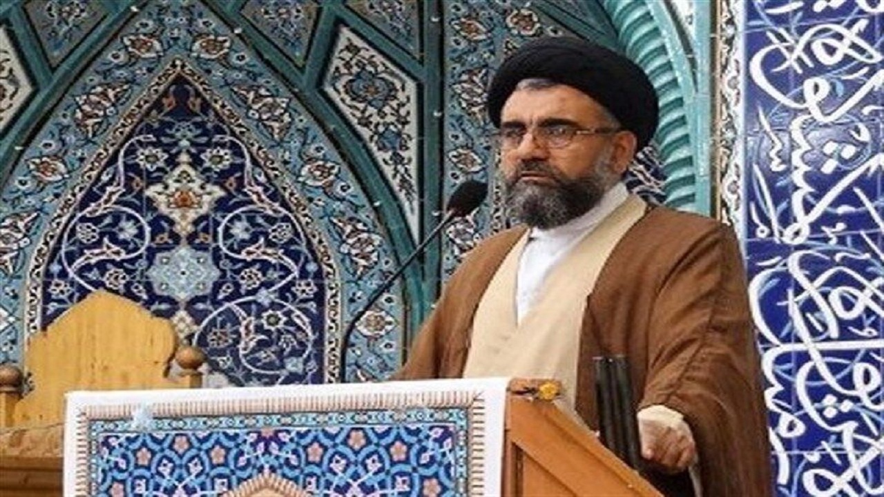 به جوانان میدان داده شود