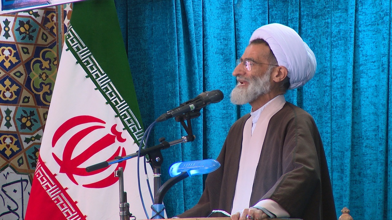 وحدت مقابل دشمنان راه استحکام بخشی به جامعه است