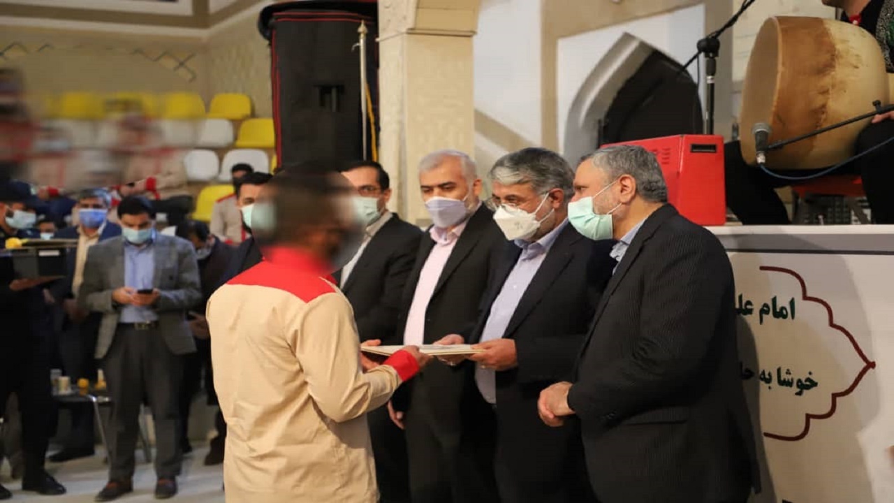 ۱۰۰ مددجوی محکوم مالی به آغوش خانواده بازگشتند